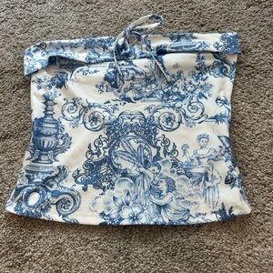 NWOT blue and white boutique going out top!